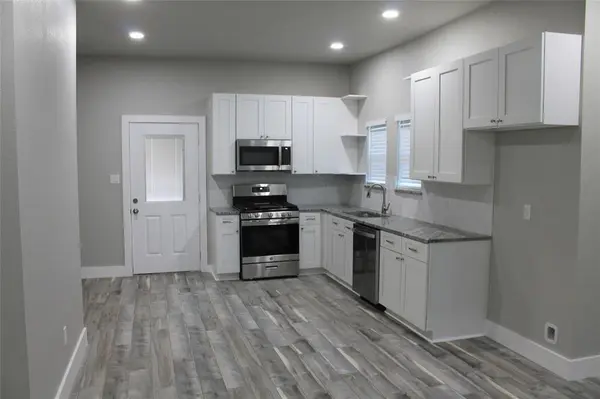 104 S Hubbard Street, Alvord, TX 76225