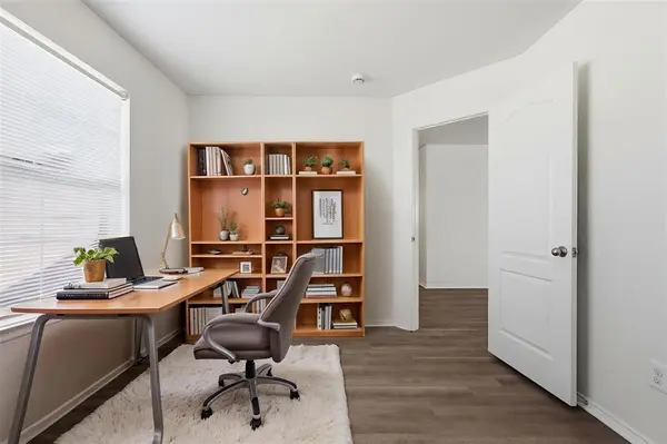 108 Thoroughbred Drive, Krum, TX 76249