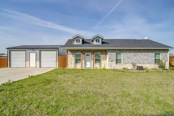 604 S Aquilla Street, Itasca, TX 76055