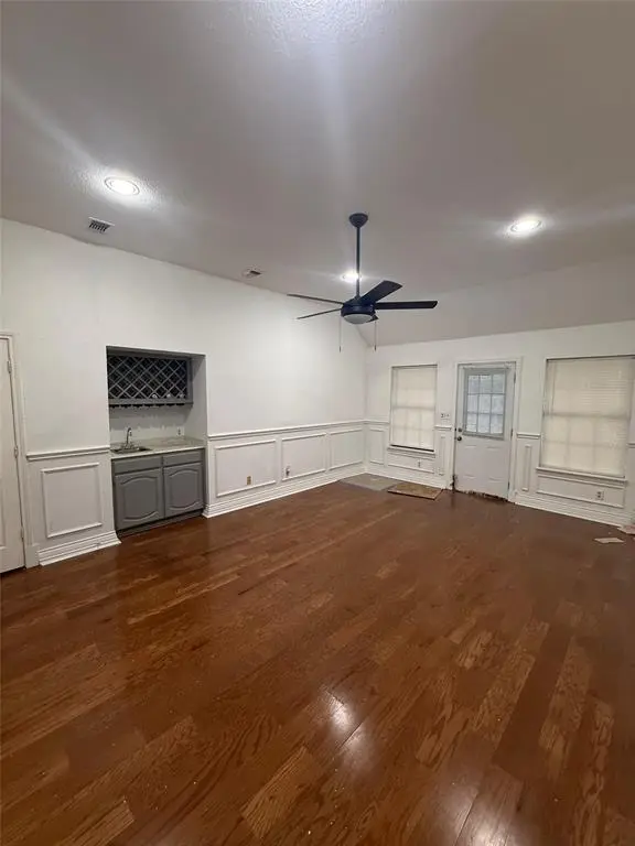 1009 Village Wood Court, Arlington, TX 76012