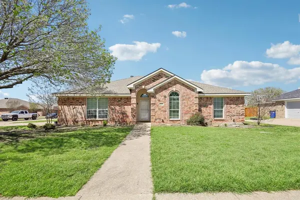 1325 Lake Shore Drive, Crowley, TX 76036