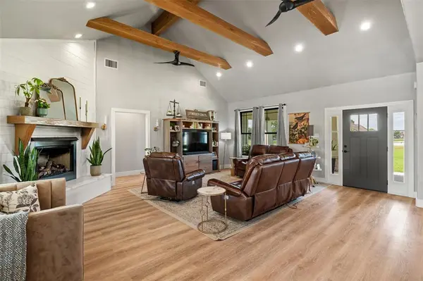 100 Tall Grass Court, Weatherford, TX 76087