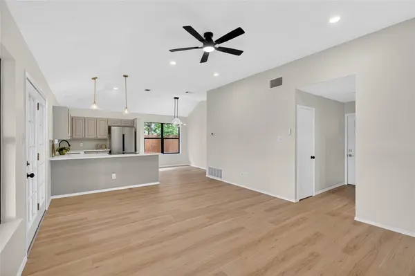 509 Brookside Court, Burleson, TX 76028