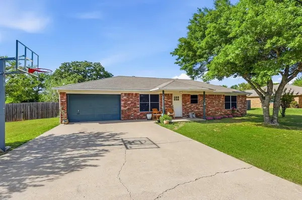 4051 Country Meadows Circle, Granbury, TX 76049