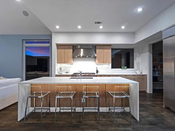 3942 Rochelle Drive, Dallas, TX 75220