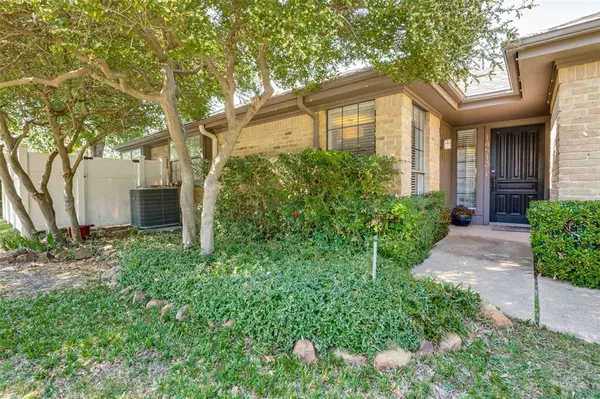 14813 Sopras Circle, Addison, TX 75001