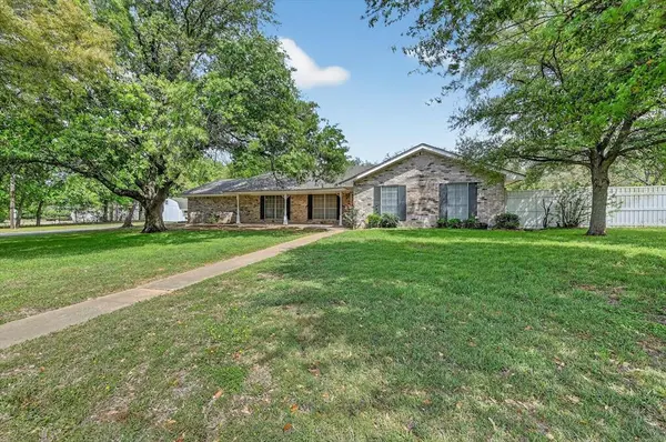 1516 Caddo Peak Trail, Joshua, TX 76058
