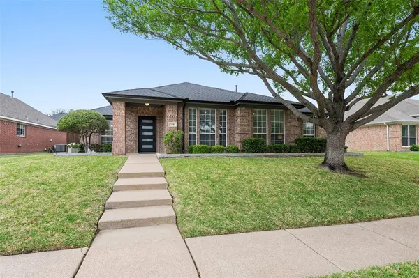 708 Summit Run, Lewisville, TX 75077