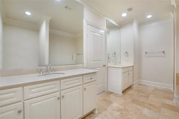 6425 Bandera Avenue #2D, Dallas, TX 75225