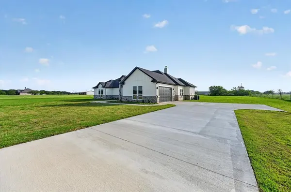 110 SE Private Rd 3178, Corsicana, TX 75109