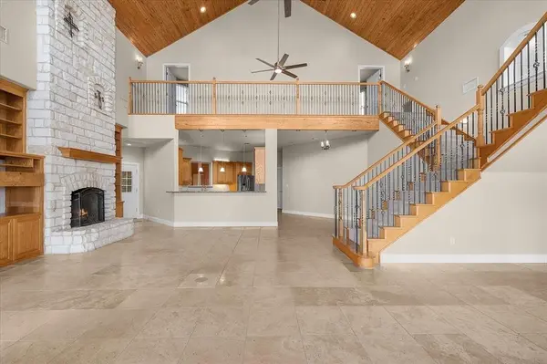 203 W Lake Drive, Weatherford, TX 76087