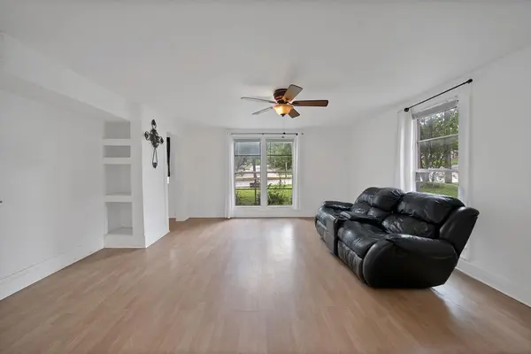 406 W Broad Street, Mansfield, TX 76063