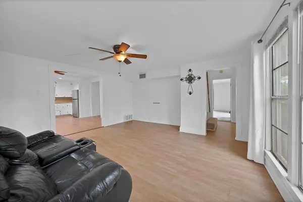 406 W Broad Street, Mansfield, TX 76063