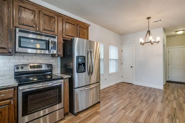 4912 Ridglea Hills Court, Fort Worth, TX 76116