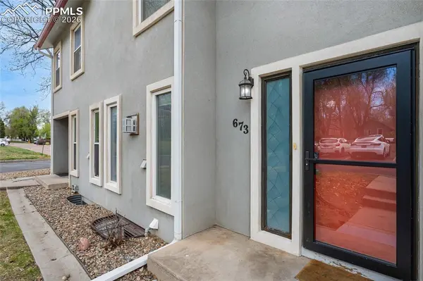 673 Shooks LN, Colorado Springs, CO 80903