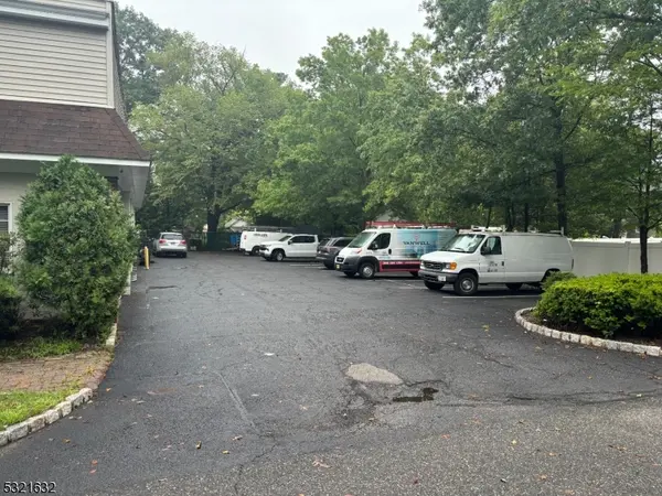 320 Essex St, Long Hill Twp., NJ 07980