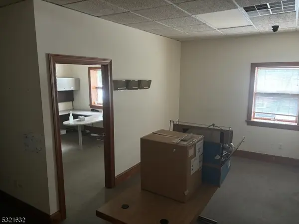 320 Essex St, Long Hill Twp., NJ 07980