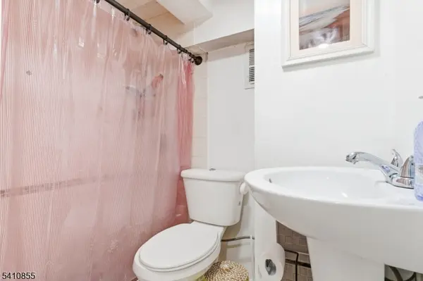 135 Dixon Ave, Paterson City, NJ 07501