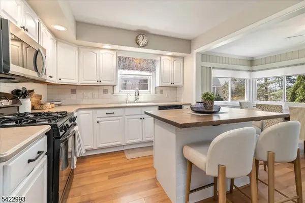 48 Oliver Pl, Ringwood Boro, NJ 07456