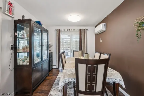 41 Pinetree Dr, Sayreville Boro, NJ 08859