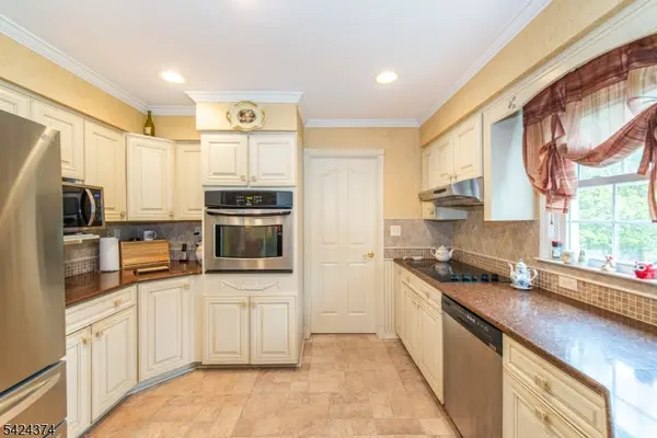 30 Clearfield Rd, Roxbury Twp., NJ 07876