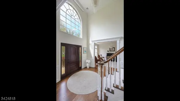 5 Longford Ct, Warren Twp., NJ 07059