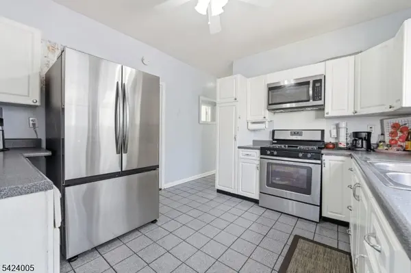 25 Florida Grove Rd, Woodbridge Twp., NJ 08832