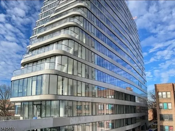 258 S Harrison St #1504, East Orange City, NJ 07018