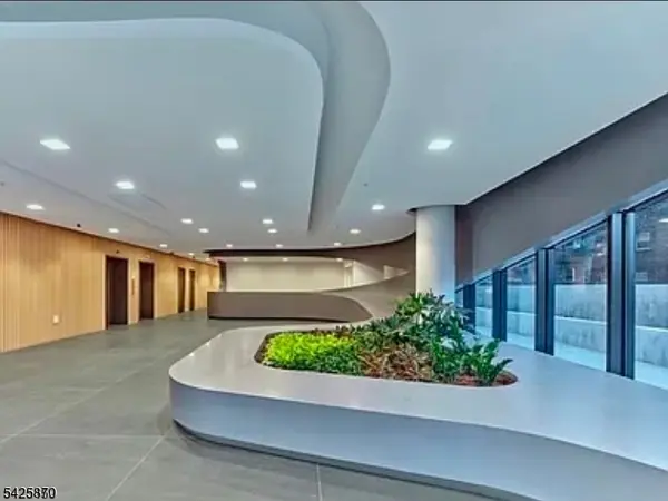 258 S Harrison St #1504, East Orange City, NJ 07018