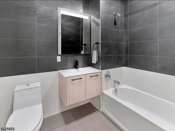 258 S Harrison St #1504, East Orange City, NJ 07018