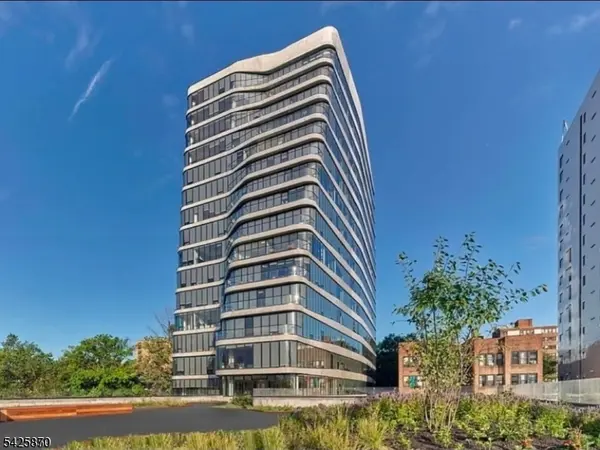 258 S Harrison St #1504, East Orange City, NJ 07018