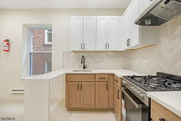 10 School St #4, Passaic City, NJ 07055