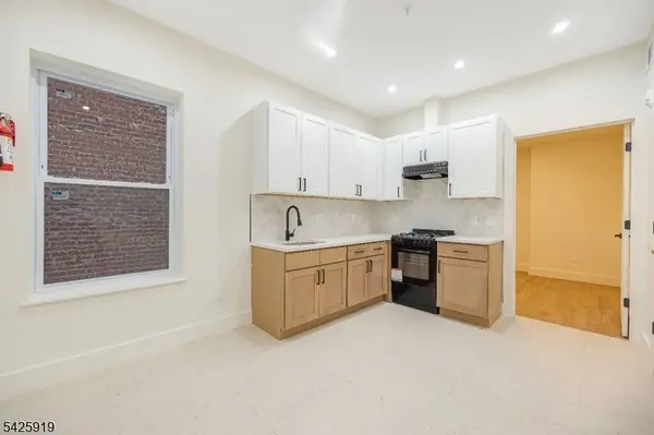 10 School St #7, Passaic City, NJ 07055