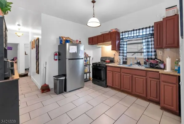 25 Oak St #2, Paterson City, NJ 07501