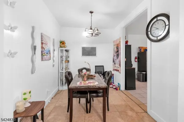 25 Oak St #2, Paterson City, NJ 07501