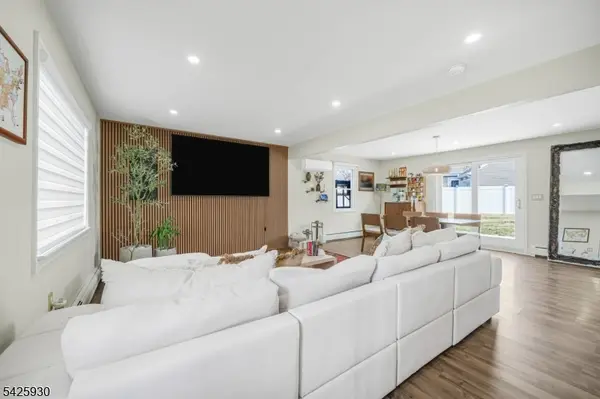 33 Cathy Ave, Hawthorne Boro, NJ 07506