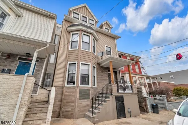 25 Oak St #BS, Paterson City, NJ 07501