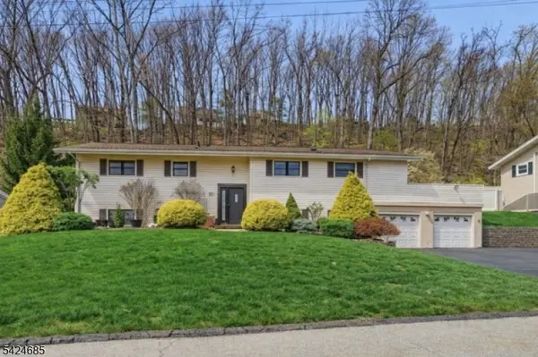 15 Sunnyhill Rd, Rockaway Twp., NJ 07801