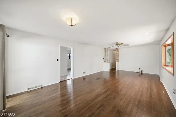 15 Sunnyhill Rd, Rockaway Twp., NJ 07801