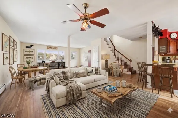 45 W Bertrand Rd, Mount Arlington Boro, NJ 07856