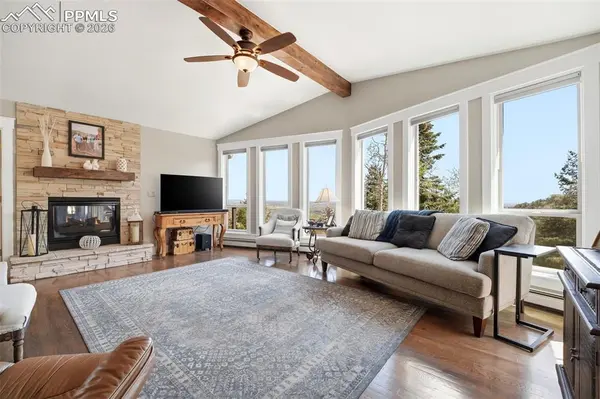 745 Scrub Oak RD, Manitou Springs, CO 80829