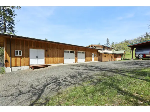 2015 LONELY LN, Mosier, OR 97040