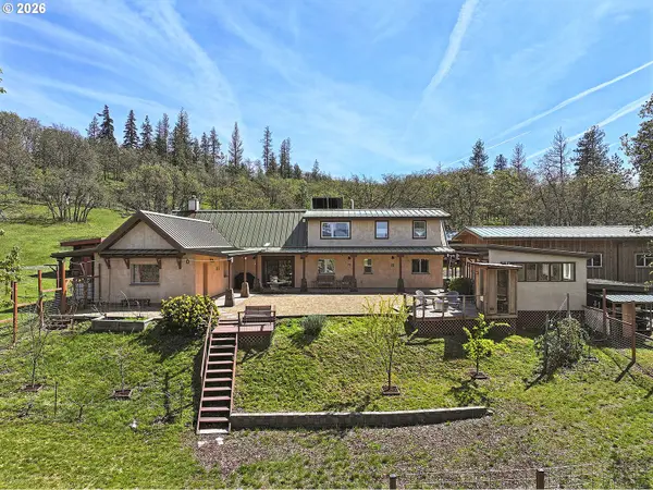 2015 LONELY LN, Mosier, OR 97040