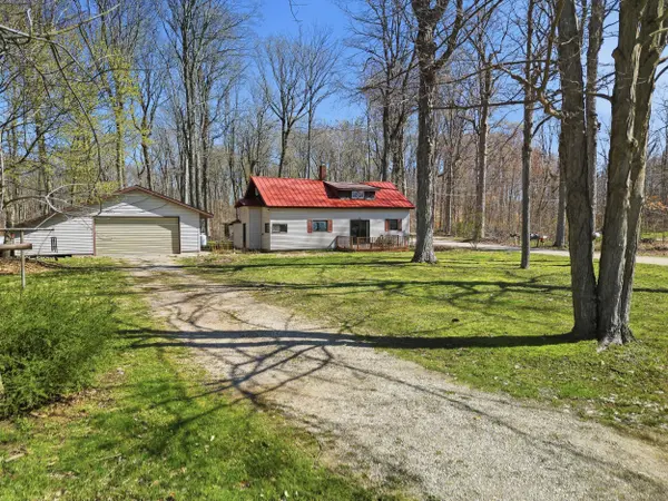 15359 N Clear Lake DR, Colfax Twp, MI 49307