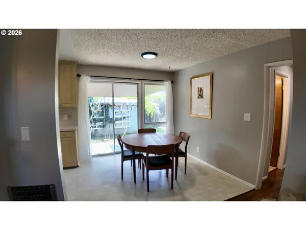 809 E 20TH ST, The Dalles, OR 97058