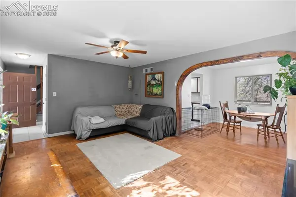 2 Bellflower CT, Pueblo, CO 81001