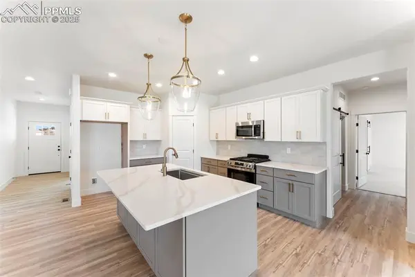 187 High Meadows DR, Florence, CO 81226