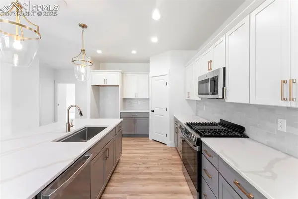 187 High Meadows DR, Florence, CO 81226