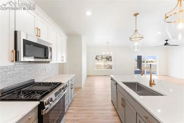 187 High Meadows DR, Florence, CO 81226