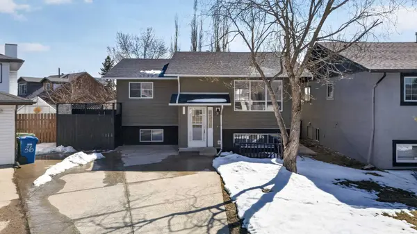 32 Fallingworth CT NE, Calgary, AB T3J1G4